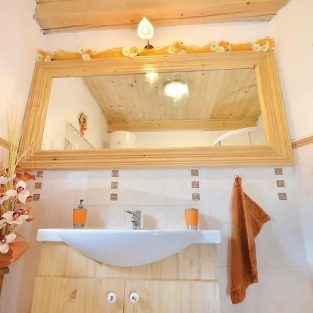 Feriehus Beautiful In W 2 Bedrooms Nizna Boca